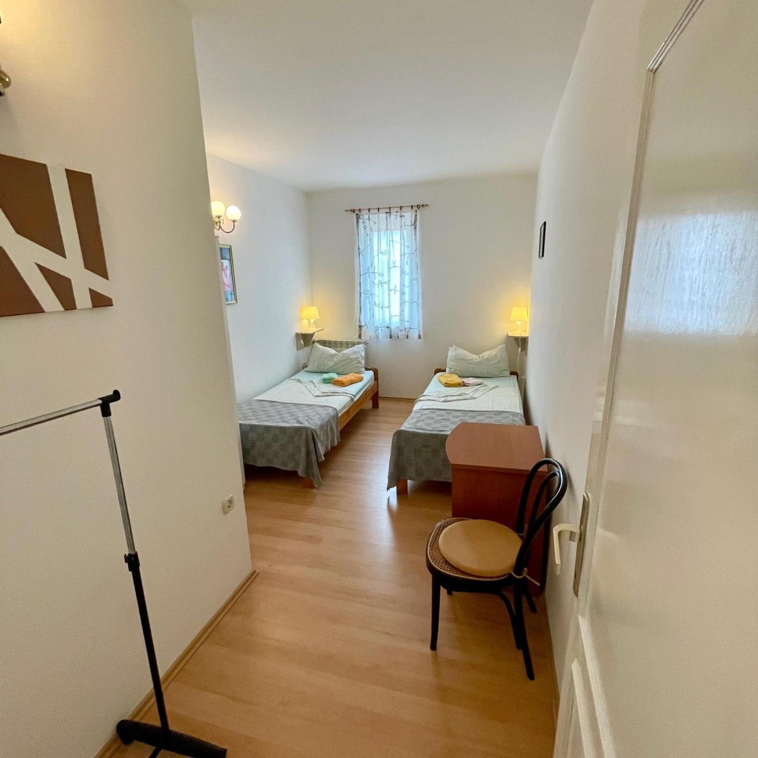 Lori Apartment *